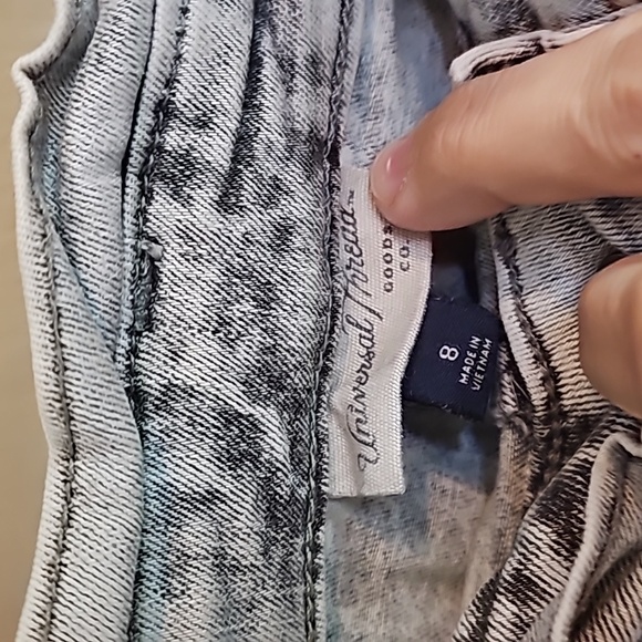 Universal Thread Goods Co. Gray shorts size 8 - Picture 3 of 4